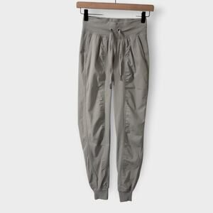 Lululemon Dance Studio Mid-Rise Jogger Rhino Grey Sz 0 W5ENMS Athleisure Active